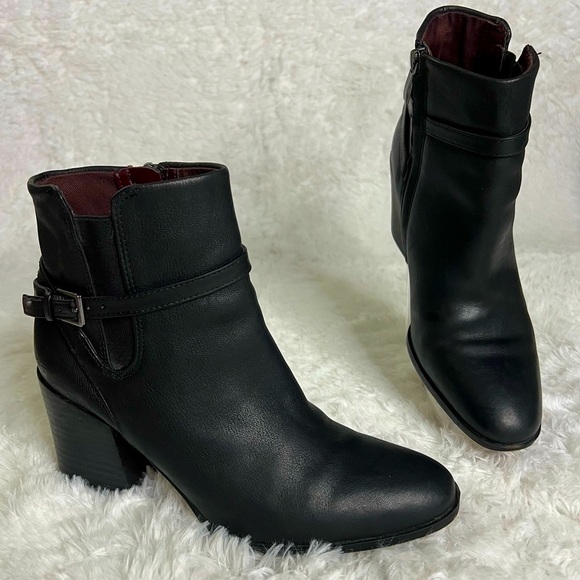 Franco Sarto Women’s Chelle Block Heel Black Leather Ankle Booties Size 6.5M - Picture 1 of 14